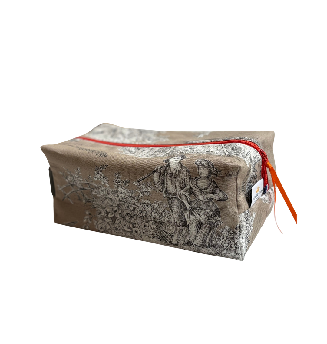 Trousse de Toilette Cube - Toile de Jouy Pastorale Moka