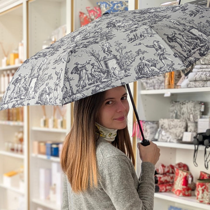 LE NOMADE - LE PARAPLUIE GRIS AU MOTIF TOILE DE JOUY